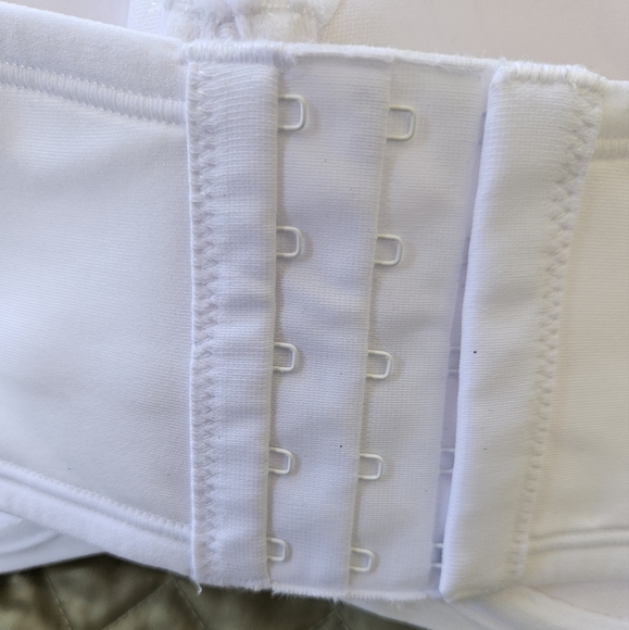 Vanity Fair White Strapless Bra - Picture 6 of 8